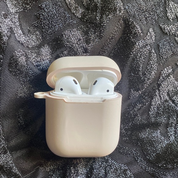 AirPods with case will negotiate prices